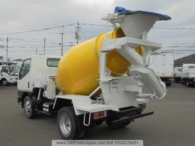 Mitsubishi Fuso Canter 2001 thumbnail 6