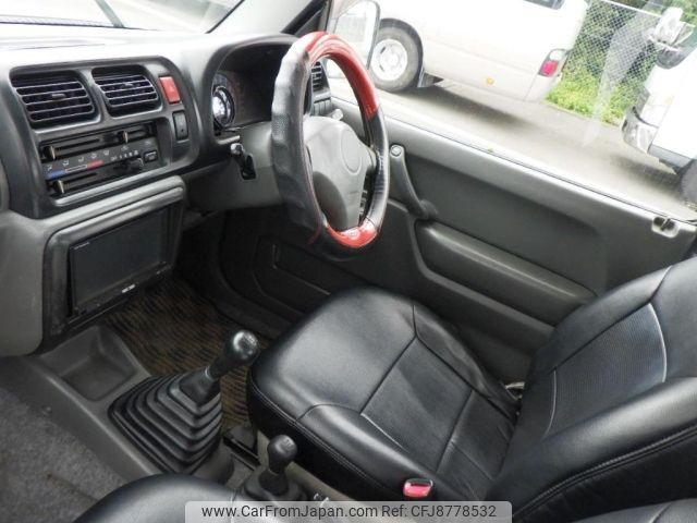 Suzuki Jimny 2001 thumbnail 3