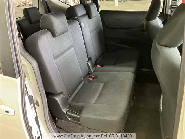Toyota Sienta thumbnail 9