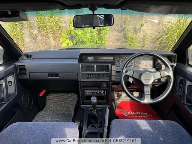 Nissan Skyline Coupe 1987 thumbnail 2