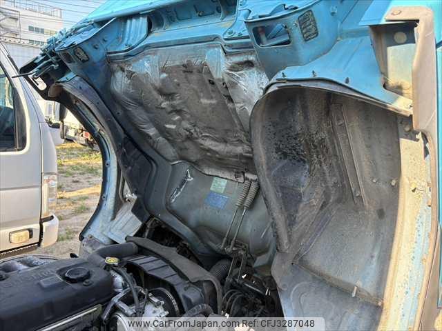 Mitsubishi Fuso Canter 1997 thumbnail 35