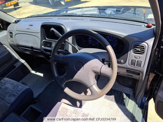 Nissan Datsun Pickup 2000 thumbnail 18