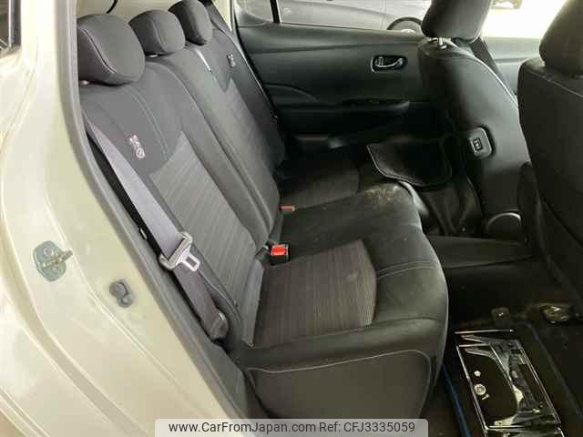 Nissan Leaf thumbnail 9