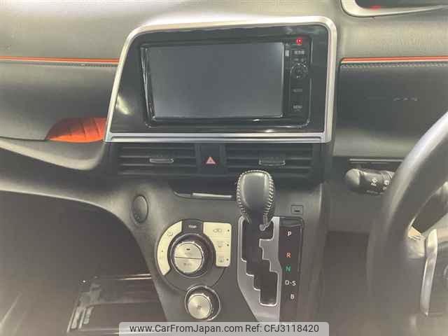 Toyota Sienta thumbnail 7