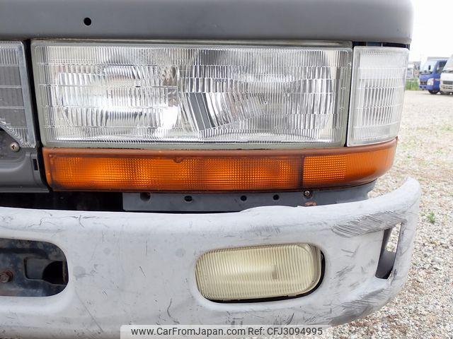 Mitsubishi Fuso Canter 1997 thumbnail 47