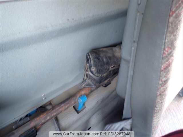 Mitsubishi Fuso Canter 1997 thumbnail 32