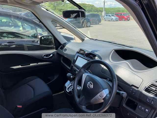 Nissan Serena thumbnail 4