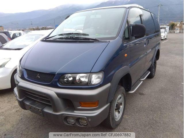 Mitsubishi Delica Spacegear 2001