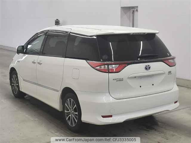 Toyota Estima Hybrid thumbnail 2