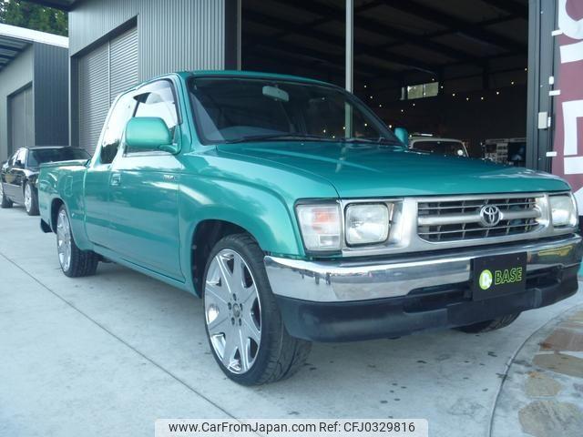 Toyota Hilux Sports Pick Up 2000