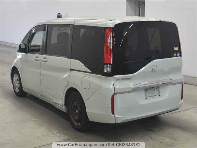 Honda stepwagon thumbnail 2
