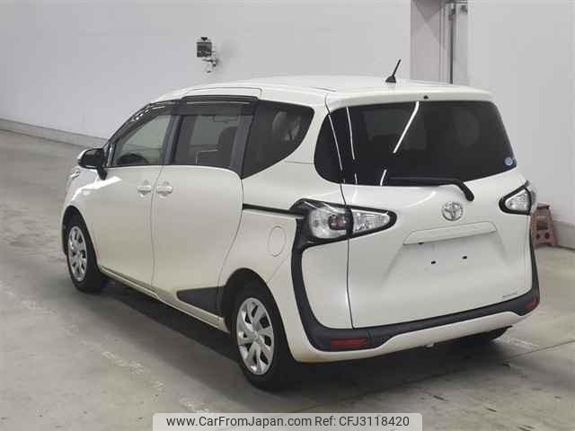Toyota Sienta thumbnail 2