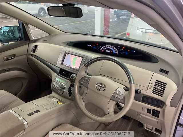 Toyota Estima Hybrid thumbnail 4
