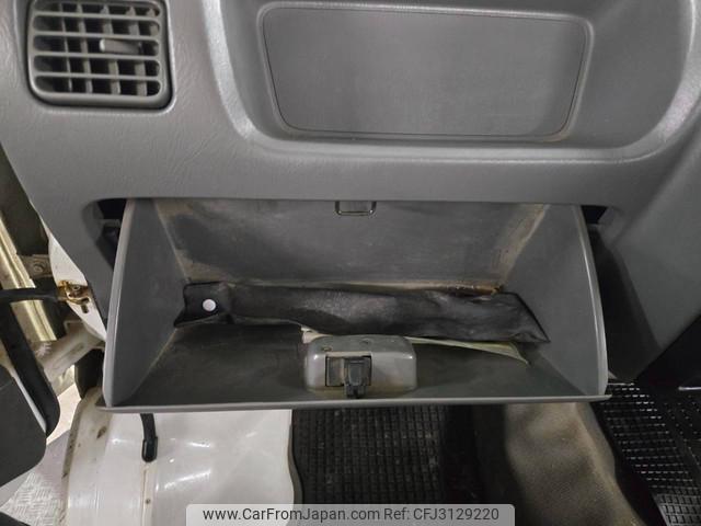 Suzuki Carry Truck 2000 thumbnail 32