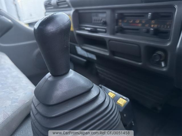 Isuzu Elf Truck 2001 thumbnail 25