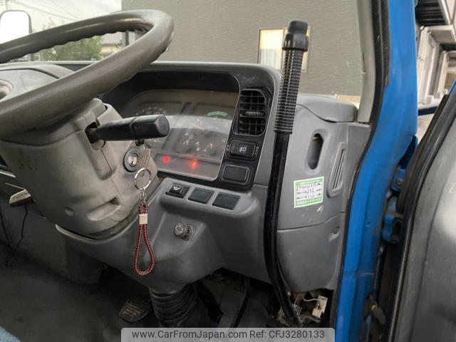 Mitsubishi Fuso Canter 1999 thumbnail 17