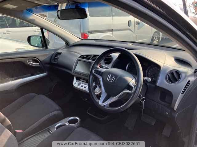 Honda Stream thumbnail 4