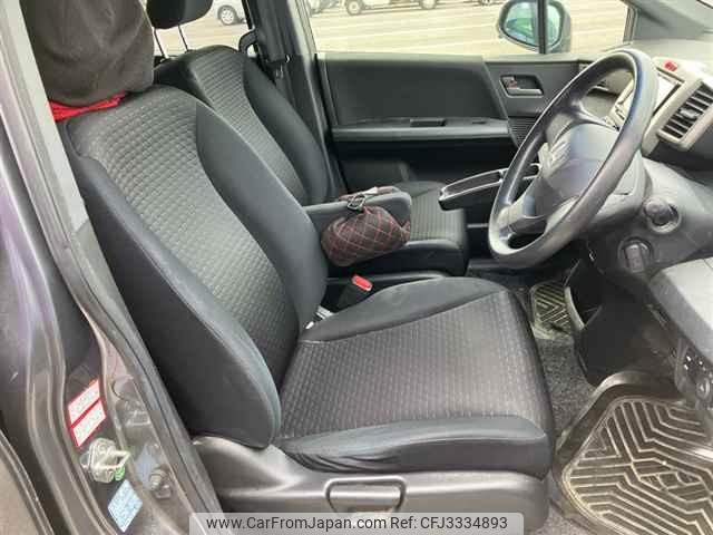 Honda Freed Spike thumbnail 8