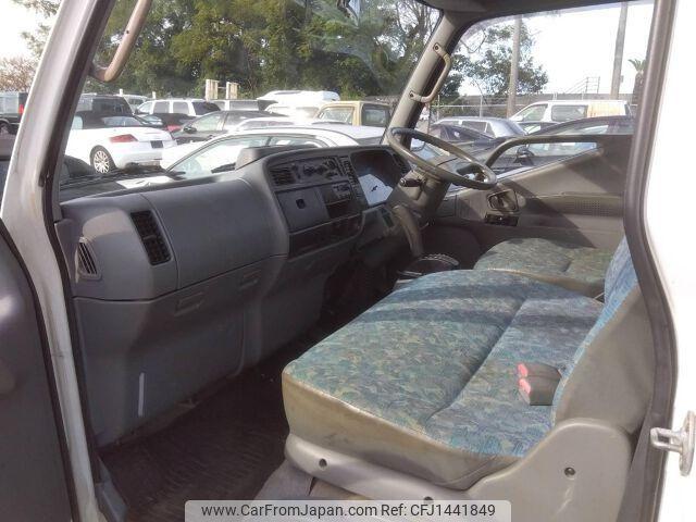Mitsubishi Fuso Canter Guts 2001 thumbnail 3
