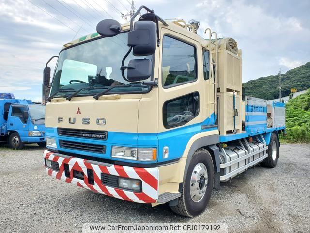 Mitsubishi Fuso Super Great 2000