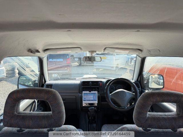 Suzuki Jimny 2001 thumbnail 5