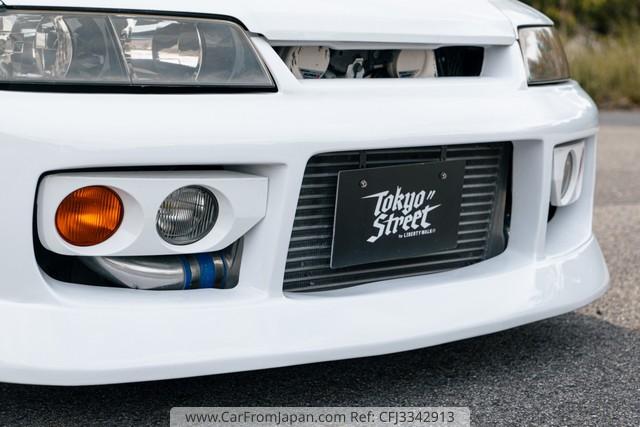 Nissan Skyline Coupe 1996 thumbnail 9