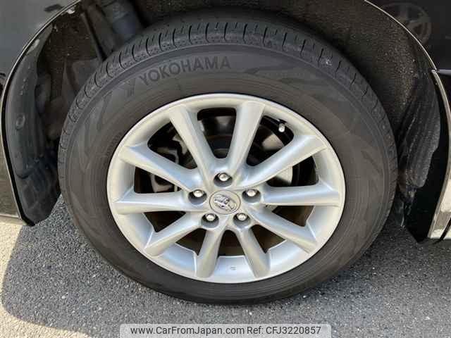 Toyota Estima Hybrid thumbnail 10