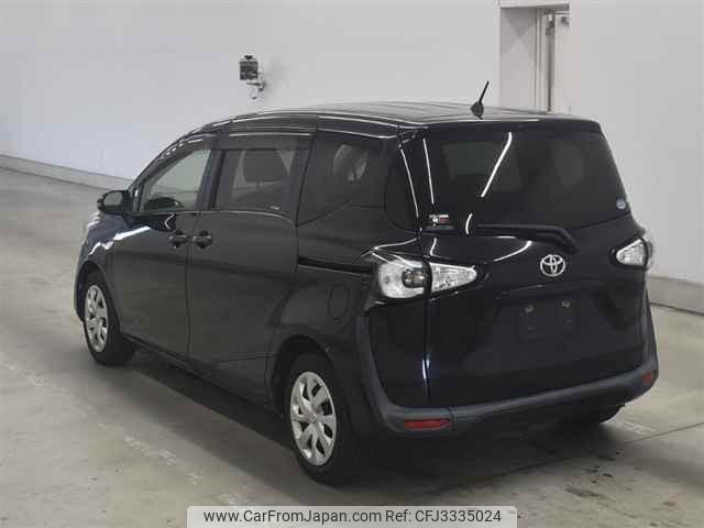 Toyota Sienta thumbnail 2