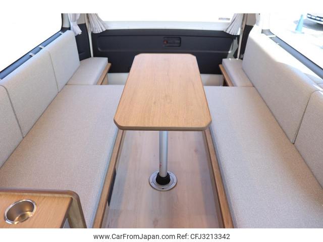 Toyota Hiace Wagon thumbnail 6