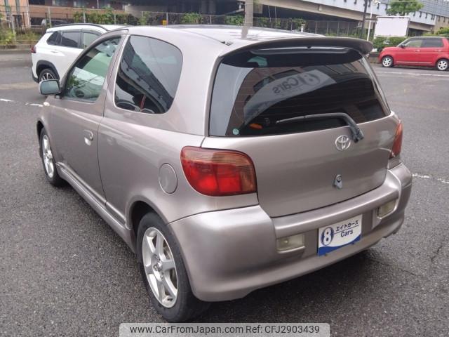 Toyota Vitz 2001 thumbnail 2