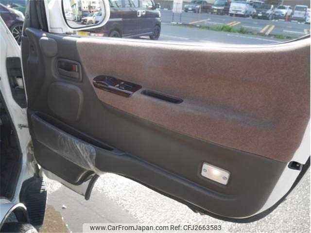 Toyota Hiace Wagon 2001 thumbnail 32
