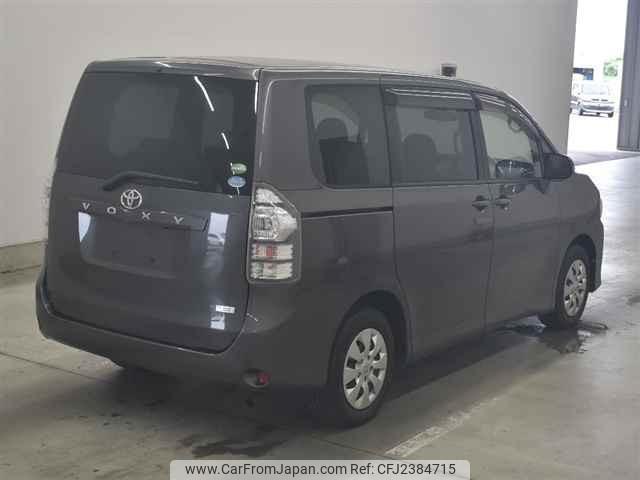 Toyota Voxy thumbnail 6