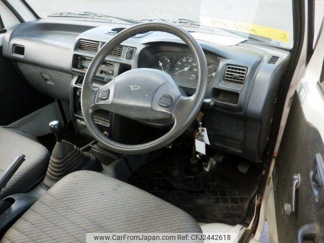 Daihatsu Hijet Truck 2000 thumbnail 12