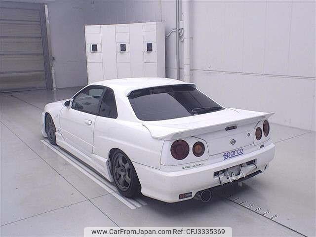 Nissan Skyline 2000 thumbnail 2