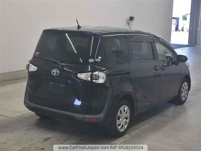 Toyota Sienta thumbnail 6