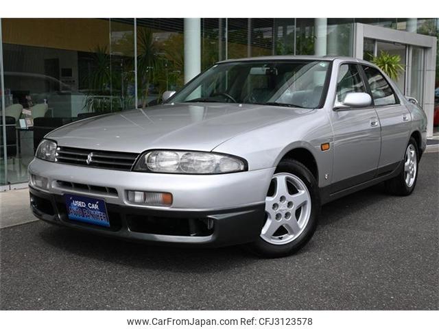 Nissan Skyline 1995 photo 1