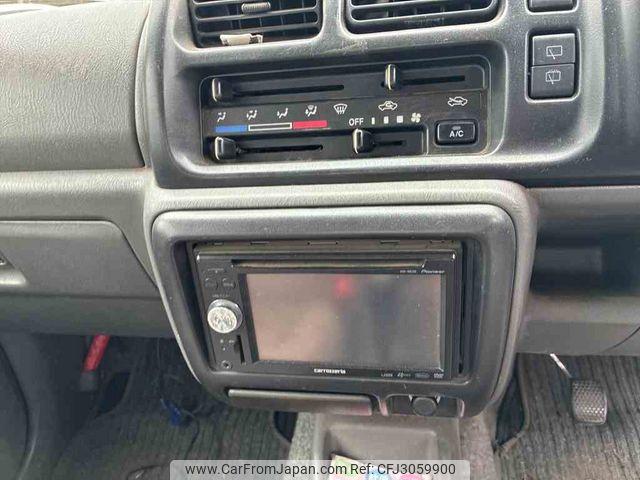 Suzuki Jimny 2000 thumbnail 11