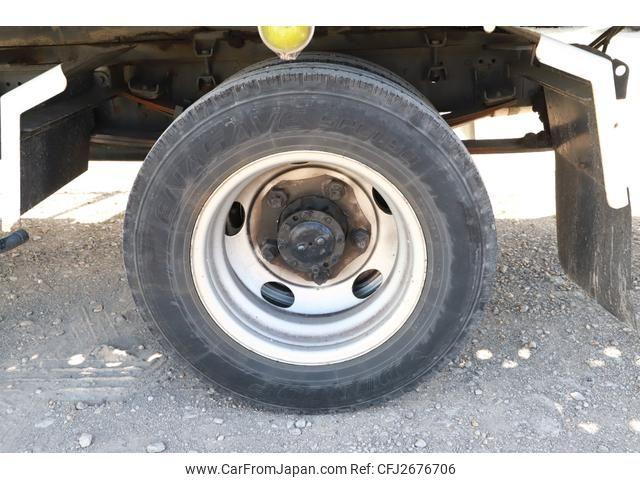 Mitsubishi Fuso Canter 2000 thumbnail 18