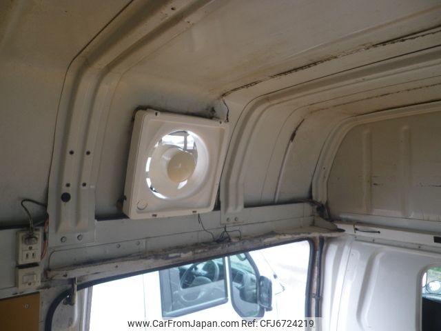 Isuzu Elf Ut 1999 thumbnail 11