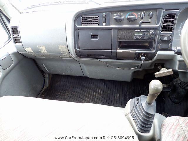 Mitsubishi Fuso Canter 1997 thumbnail 33