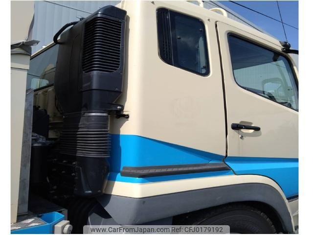 Mitsubishi Fuso Super Great 2000 thumbnail 8
