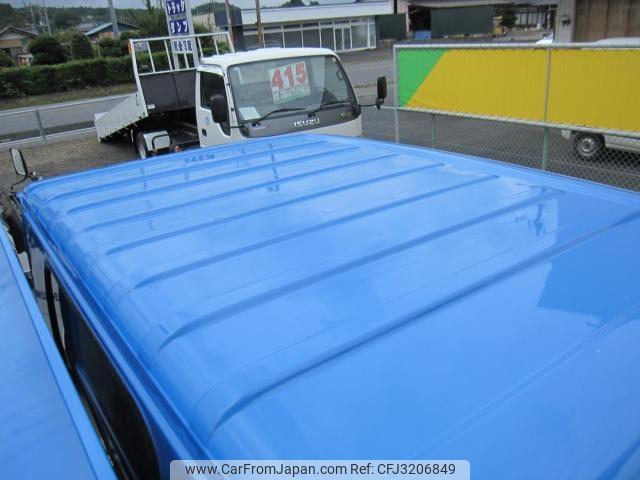 Isuzu Elf Truck 2000 thumbnail 11