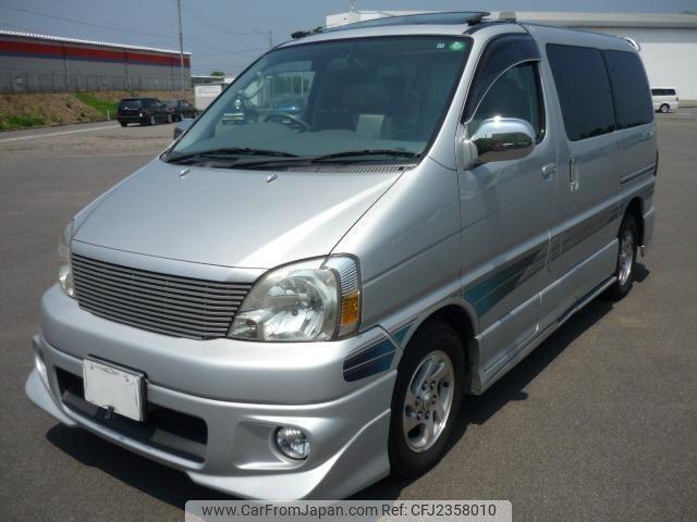 Toyota Regius 1999