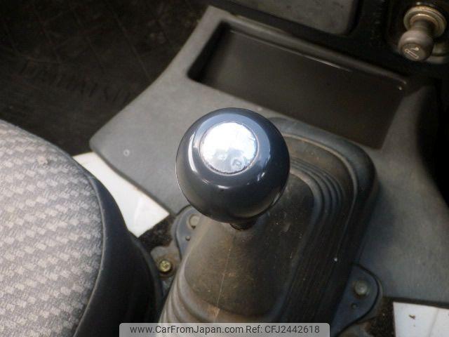 Daihatsu Hijet Truck 2000 thumbnail 15