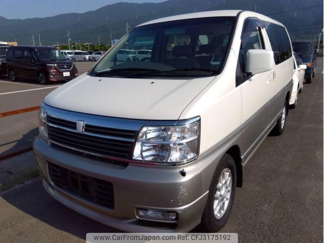 Nissan Elgrand 2001
