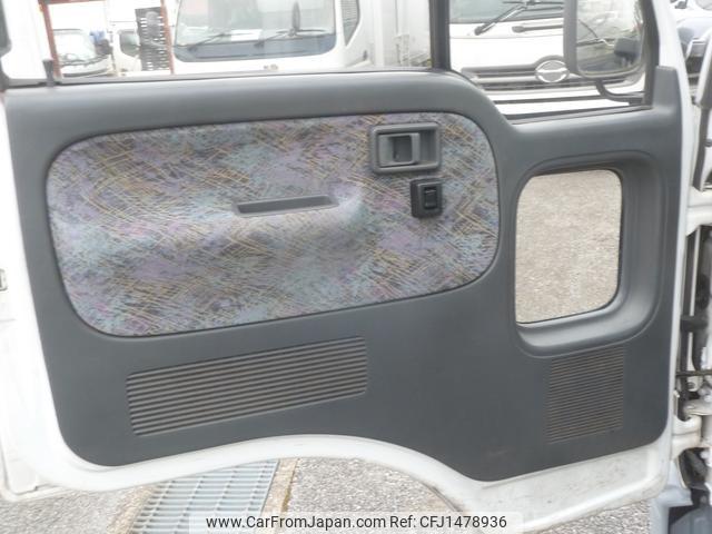 Isuzu Elf Truck 2001 thumbnail 19