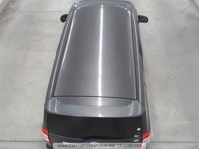 Toyota Noah thumbnail 12