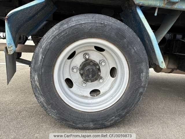 Mitsubishi Fuso Canter 2000 thumbnail 53
