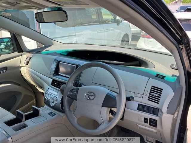Toyota Estima Hybrid thumbnail 4