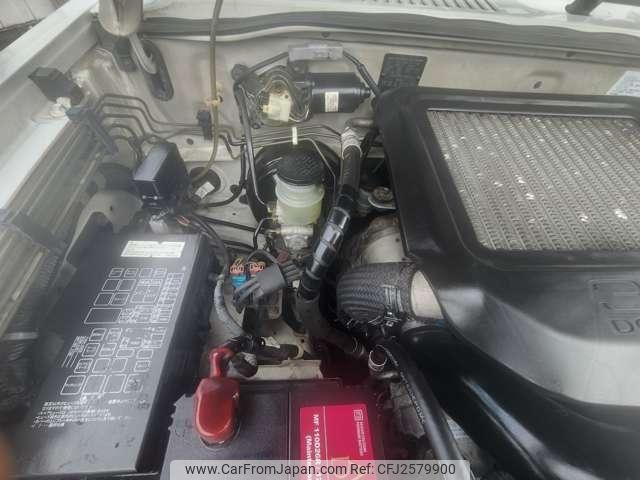 Isuzu Bighorn 2000 thumbnail 12